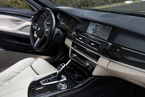 BMW 530 M-pakett Shadowline 3.0 180kW 2010a (9 foto / 15)