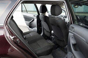 Toyota Avensis Elegance Facelift 2.4 120kW ATM Bensiin (11 foto / 15)