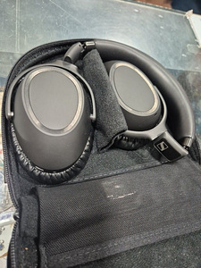 Mürasummutavad kõrvaklapid Sennheiser PXC 550-II (2 foto / 2)