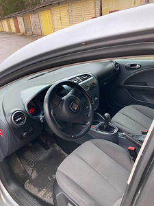 Seat Leon (2 фото из 5)