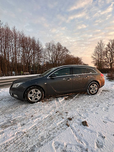 Opel Insignia (2 фото из 11)