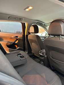 Opel Insignia (6 фото из 11)
