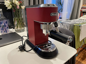 Kohvimasin De’Longhi Dedica EC 685.R / DeLonghi kohvimasin (2 foto / 4)