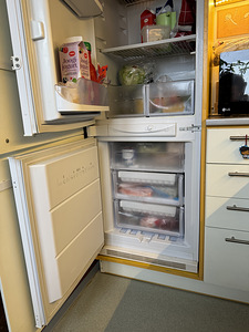 Integreeritav külmik Hotpoint Ariston (3 foto / 5)