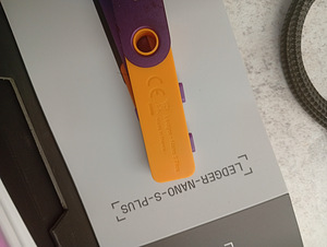 Ledger Nano S Plus – Ретро-гейминг (2 фото из 2)