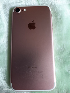 Apple IPhone 7 (3 фото из 3)