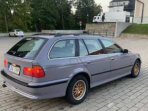 BMW 528i 142kW 1997 (1 фото из 11)