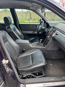 1999 Mercedes E220 CDI (9 foto / 12)
