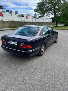 1999 Mercedes E220 CDI (5 foto / 12)