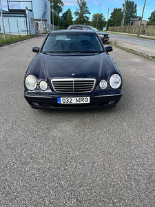1999 Mercedes E220 CDI (2 foto / 12)