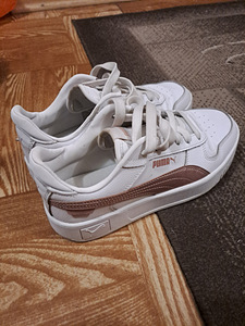 Кроссовки Puma (1 фото из 3)