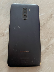 Xiaomi Pocophone F1 (1 foto / 3)
