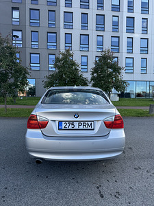 BMW 320i 2006 (3 foto / 9)