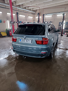 Продам БМВ е70 (9 фото из 10)