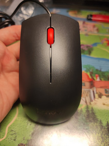 Абсолютно новая мышка lenovo (2 фото из 3)