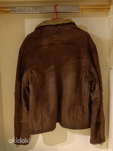 Кожаная куртка размер L (фото #3)