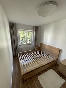 Продается кровать с матрасом (3 фото из 5)