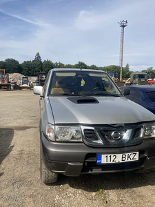 Nissan terrano (2 foto / 7)