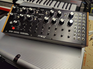 Moog DFAM (5 фото из 7)