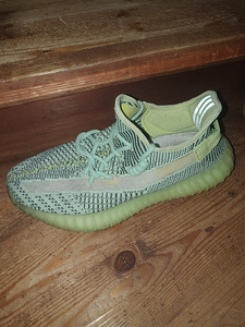 Yeezy boost 350v2 на Yeezreel (3 фото из 5)