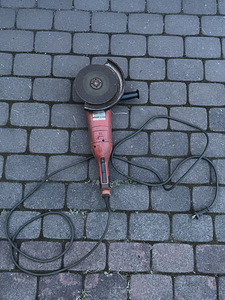 Milwaukee AG 21-230