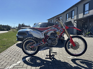 2016 Honda CRF250R - dual pipe, 3 mapiga (3 foto / 7)