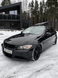 BMW E90 2.0 120KW M-PACKAGE SHADOWLINE (1 фото из 12)
