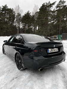 BMW E90 2.0 120KW M-PACKAGE SHADOWLINE (4 фото из 12)