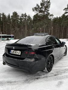 BMW E90 2.0 120KW M-PACKAGE SHADOWLINE (6 фото из 12)