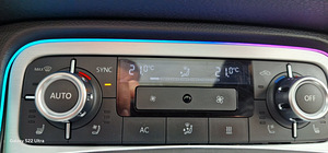 Volkswagen Tuareg 2012 (13 foto / 15)