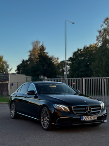 Mercedes-Benz E 220d (2 foto / 15)