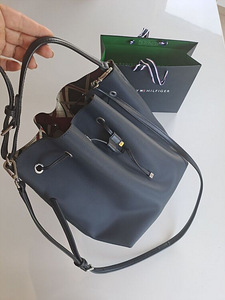 Сумка Tommy Hilfiger (2 фото из 3)