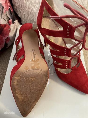 Jessica Simpson Red Suede Lace-up heels, size 37 (фото #3)