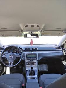 Volkswagen Passat B7 TDI (8 foto / 8)