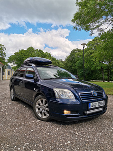 Toyota Avensis (4 foto / 14)
