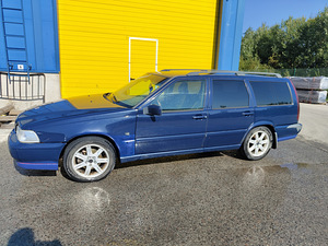 Volvo v70 (2 фото из 6)