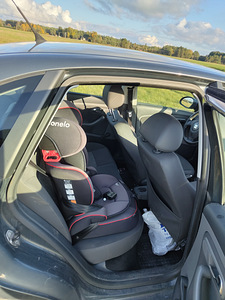 SEAT Cordoba (7 foto / 7)