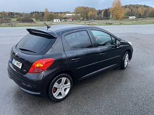 Peugeot 207 (2 фото из 6)