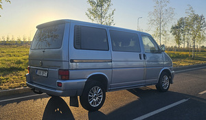 VOLKSWAGEN CARAVELLE (4 foto / 8)