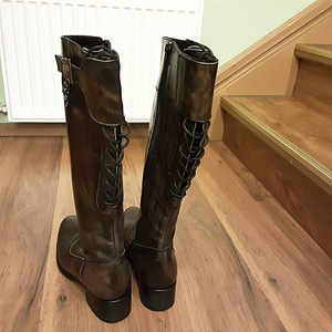 Женские сапоги (2 фото из 3)