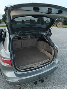 Toyota Avensis (12 foto / 12)