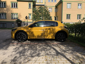 Peugeot 208 GT 2022 (11 foto / 15)