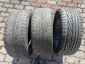 Mazda veljed rehviga 215 / 4 (4 foto / 4)