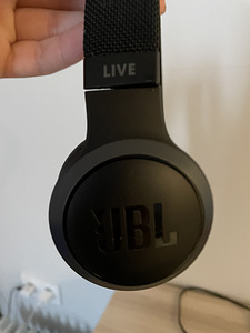 JBL Live 400 (1 фото из 4)