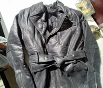 Теплая кожаная куртка с подкладкой