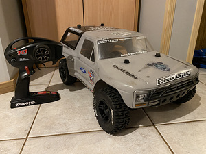 Traxxas Slash 1/10 brushless RC puldiauto (2 foto / 7)