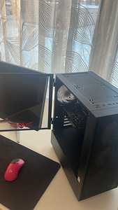 Müüa heas korras gaming setup (7 foto / 10)