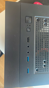 Müüa heas korras gaming setup (10 foto / 10)