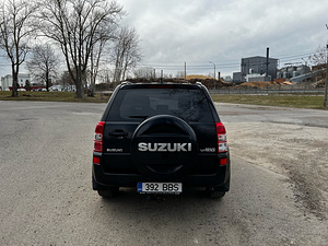 Suzuki Grand Vitara 2.0 103kW (8 foto / 11)