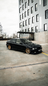 BMW 325i 141kw e36 manu (1 foto / 11)